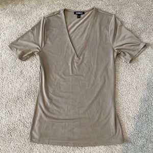 V neck sleek t shirt